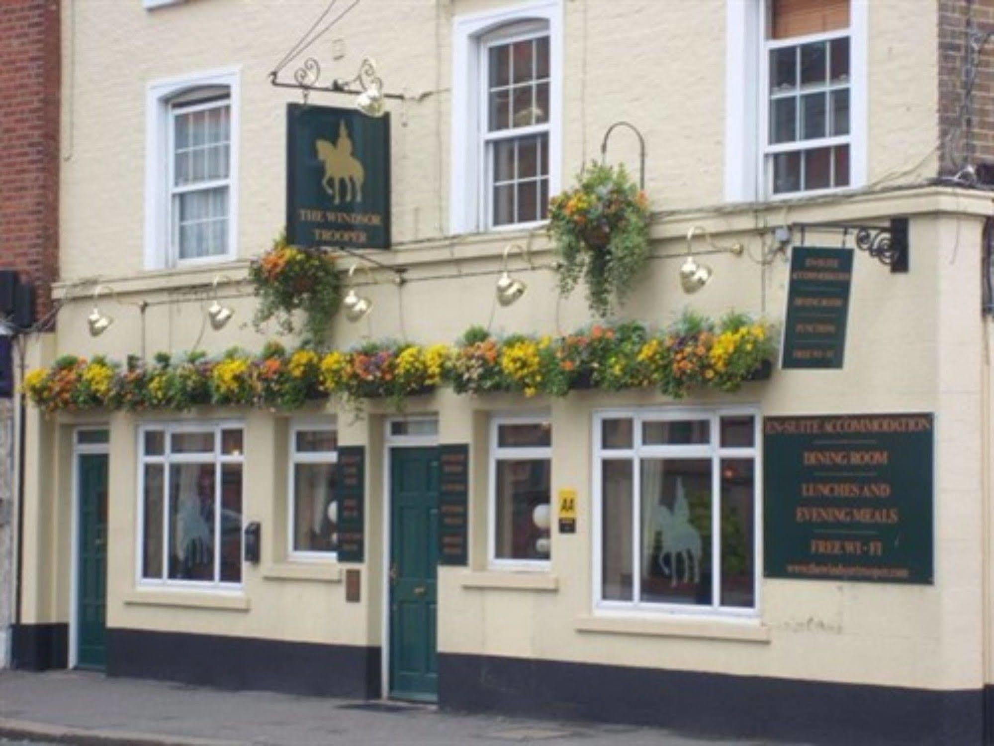 The Windsor Trooper Pub & Inn Kültér fotó